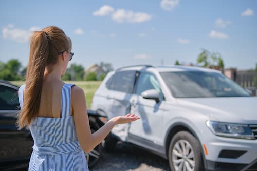 Do cars with better safety ratings have lower insurance rates?