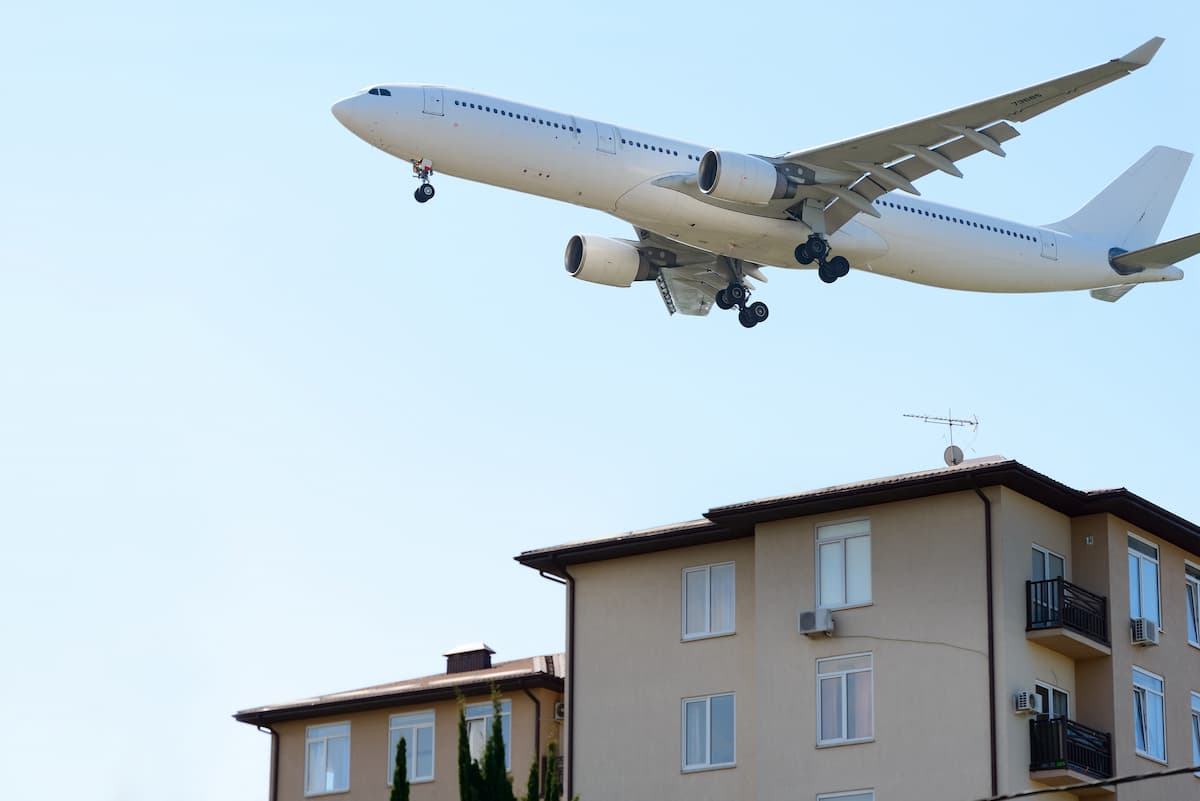 Does insurance cover a plane crashing into your house?